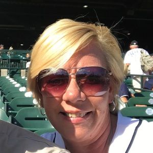 Meet your Posher, Lea